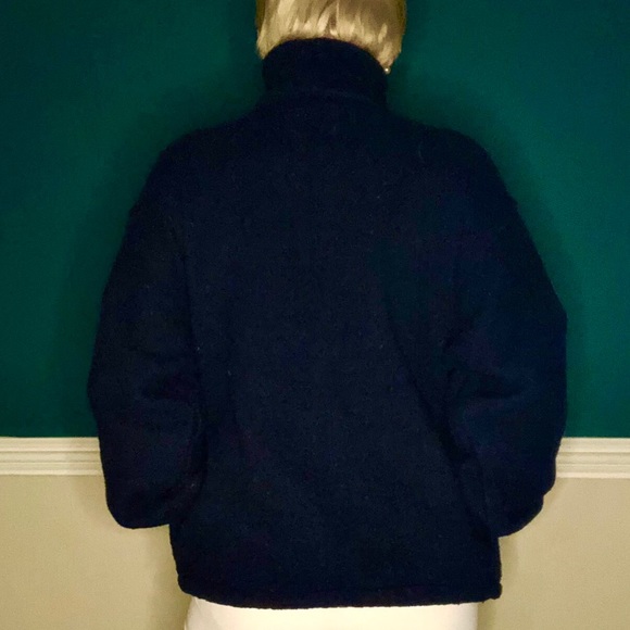 Vintage navy blue wolf embroidered fleece pullover - Picture 4 of 10